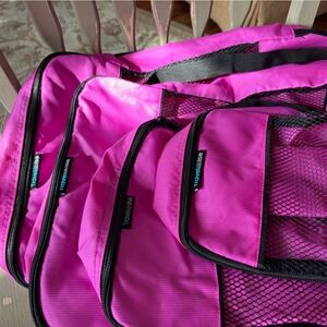 Hot. Travel Wise 4 pc  Pink Travel Packing Cube Set